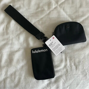 🆕🖤 Lululemon Dual Pouch Wristlet - Black